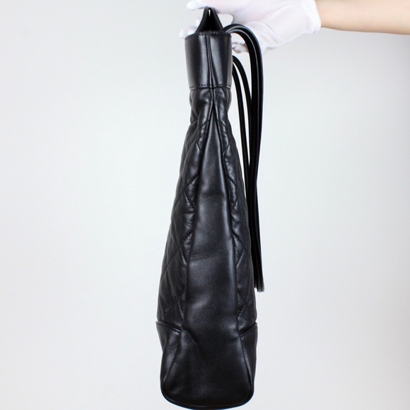 2018 Chanel Lambskin Chanel 31 Medium Shopping Bag - Picture 4 of 8